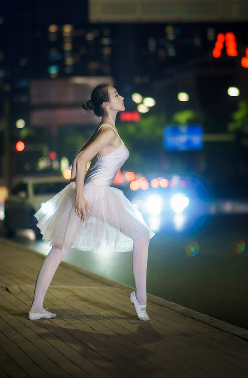 LeyuSports-_黄蜂三分如雨，下半场翻盘成功_，黄蜂一队