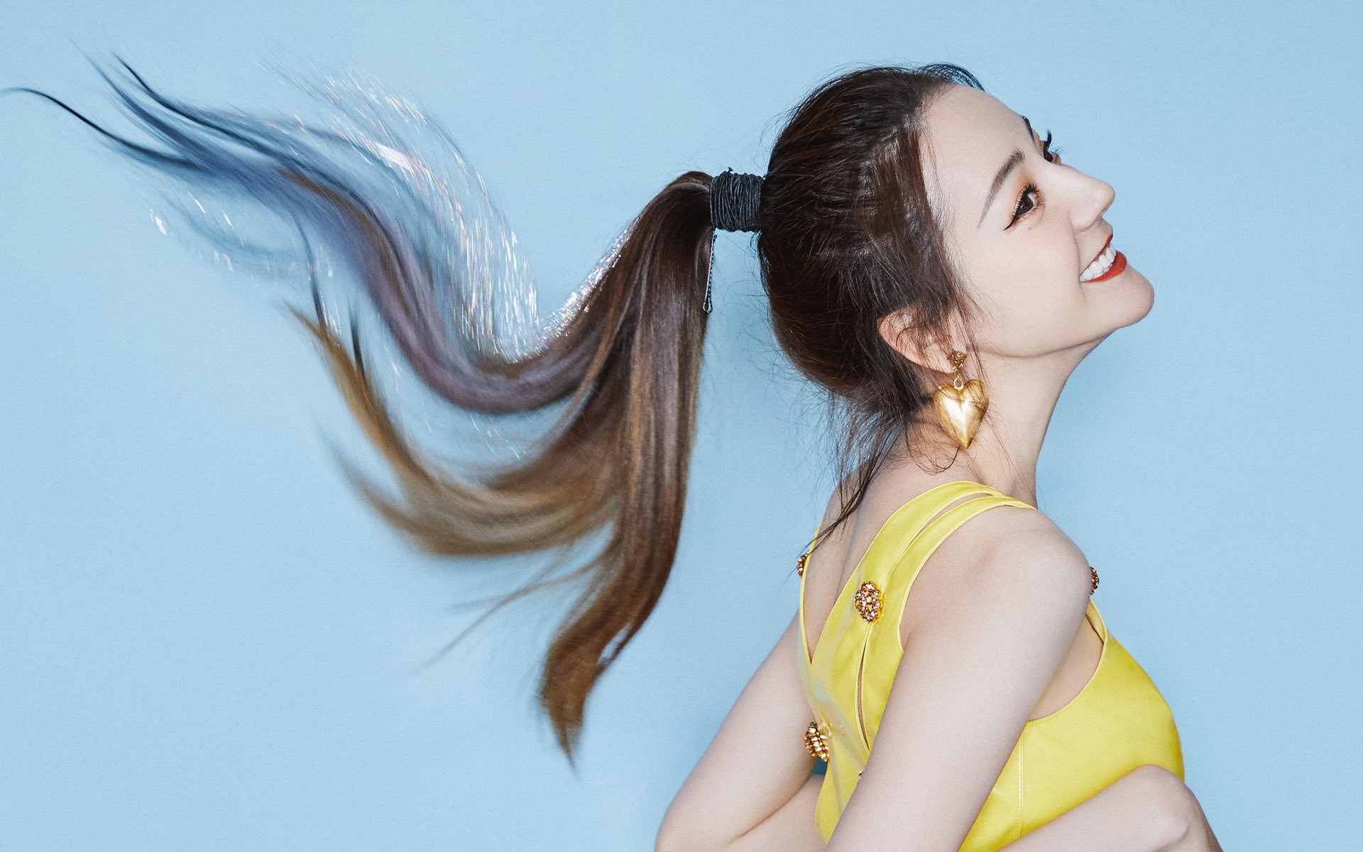 德甲赛场出现新颖战术布局,德甲球赛