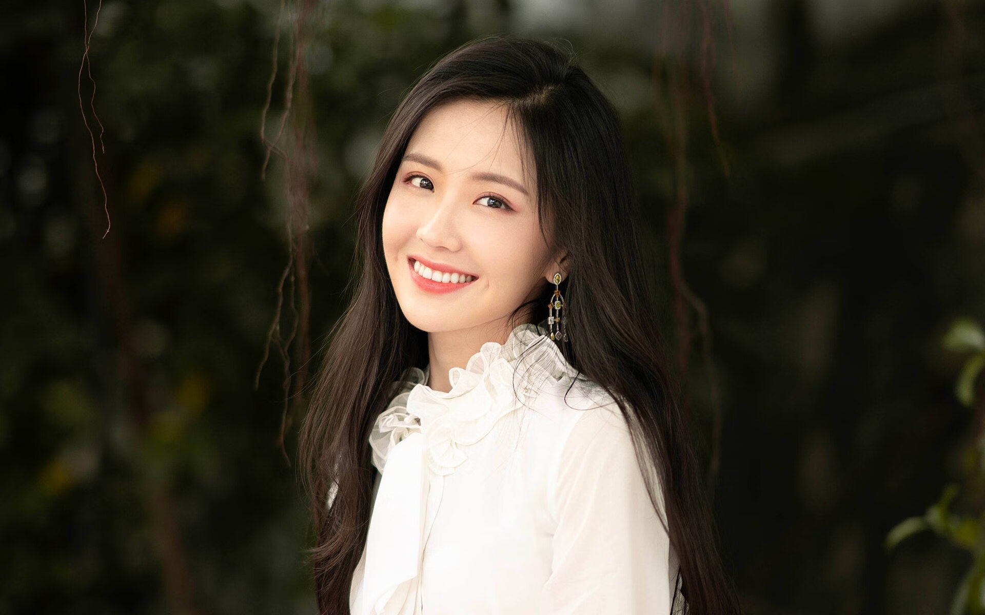 APP下载 LY Sports-勇士击败雷霆，维金斯连续三场20+，勇士维金斯几号球衣