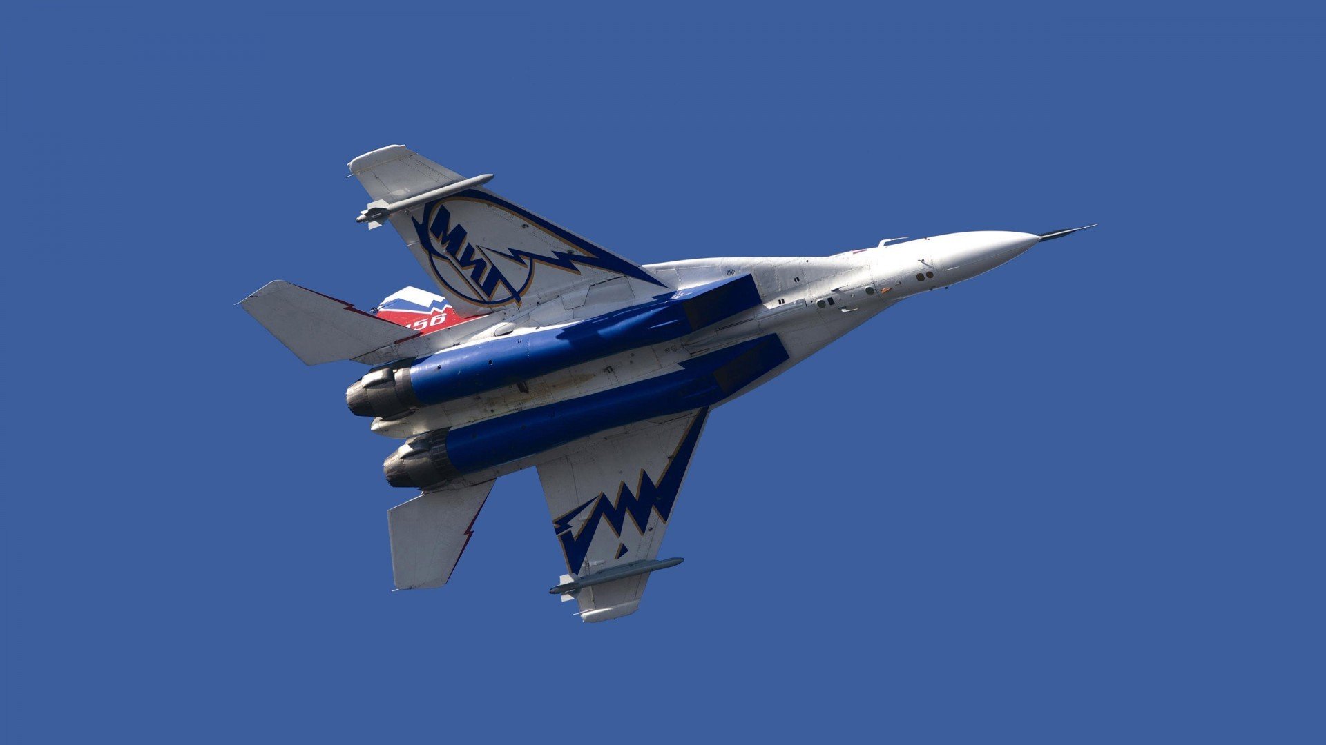 球队是否通过区域站位压缩中前场有效进攻空间