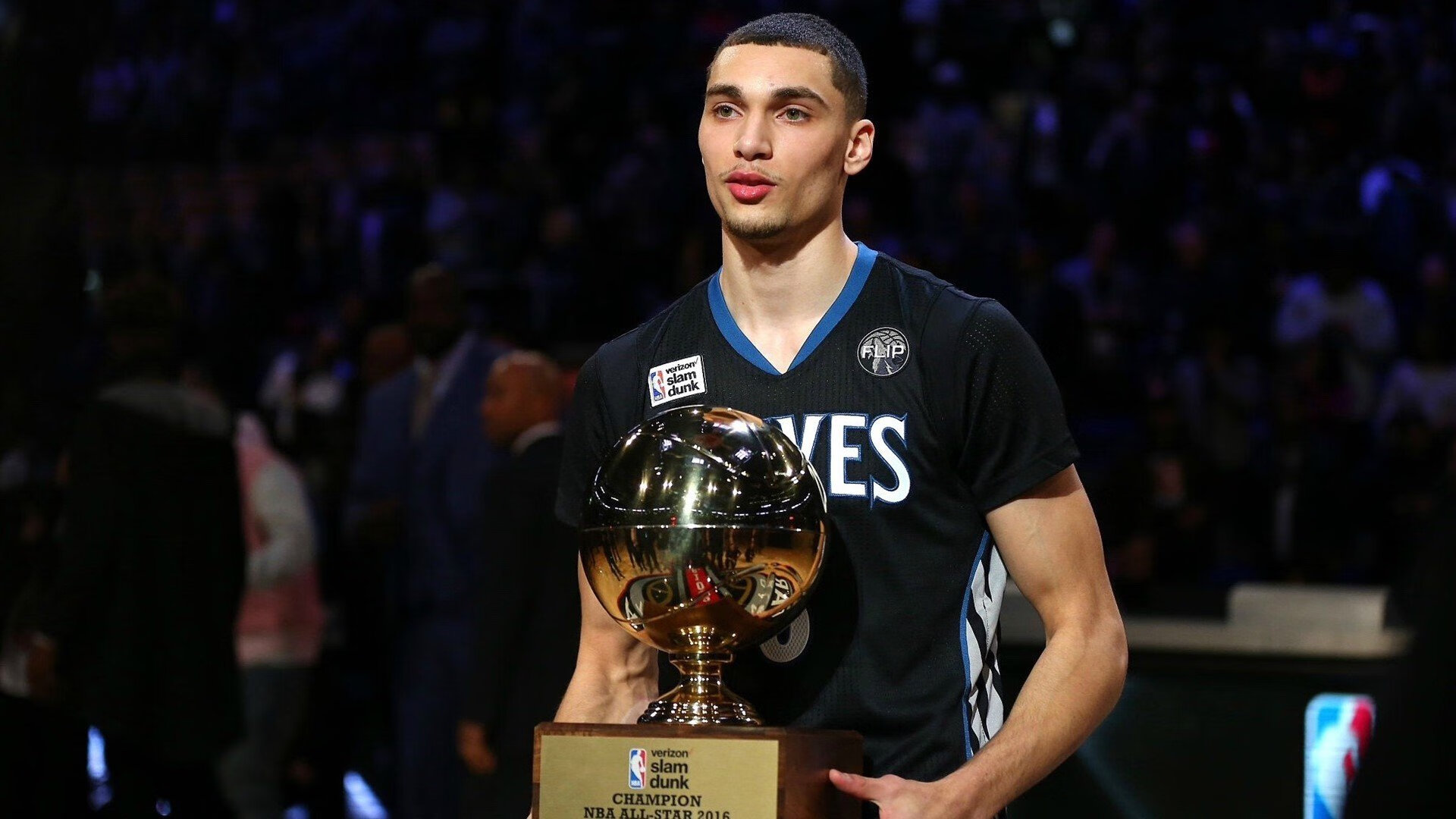 leyu乐鱼在线登录入口-_湖人队迎来士气高涨的精彩表现_，湖人实力再次增强