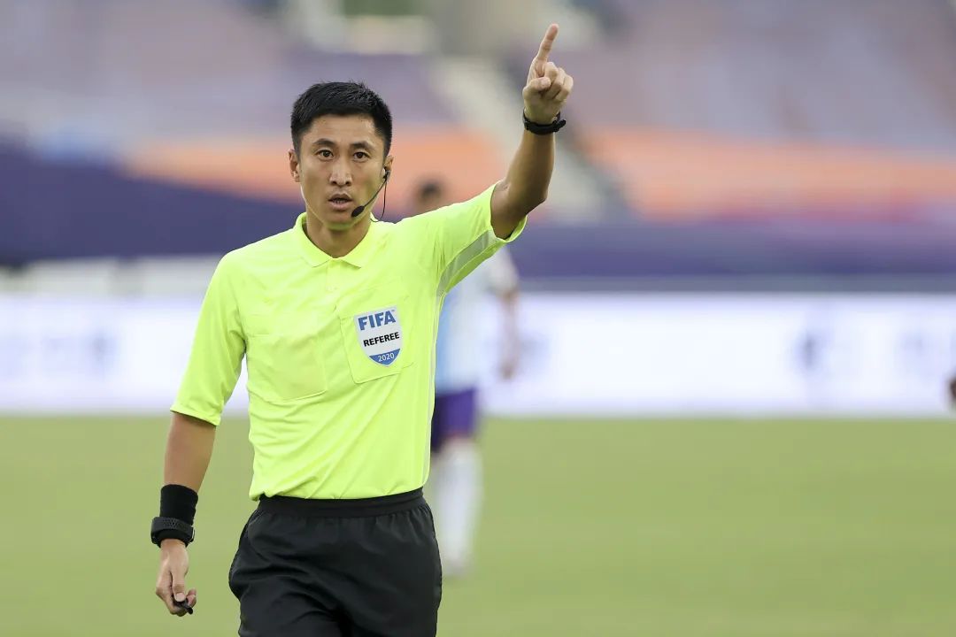 乐鱼体育:中超裁判报告引发争议：判罚尺度不一，VAR使用混乱的简单介绍