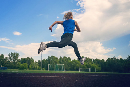 乐鱼体育:体育行业的职业机会：运动员生涯后的路径的简单介绍